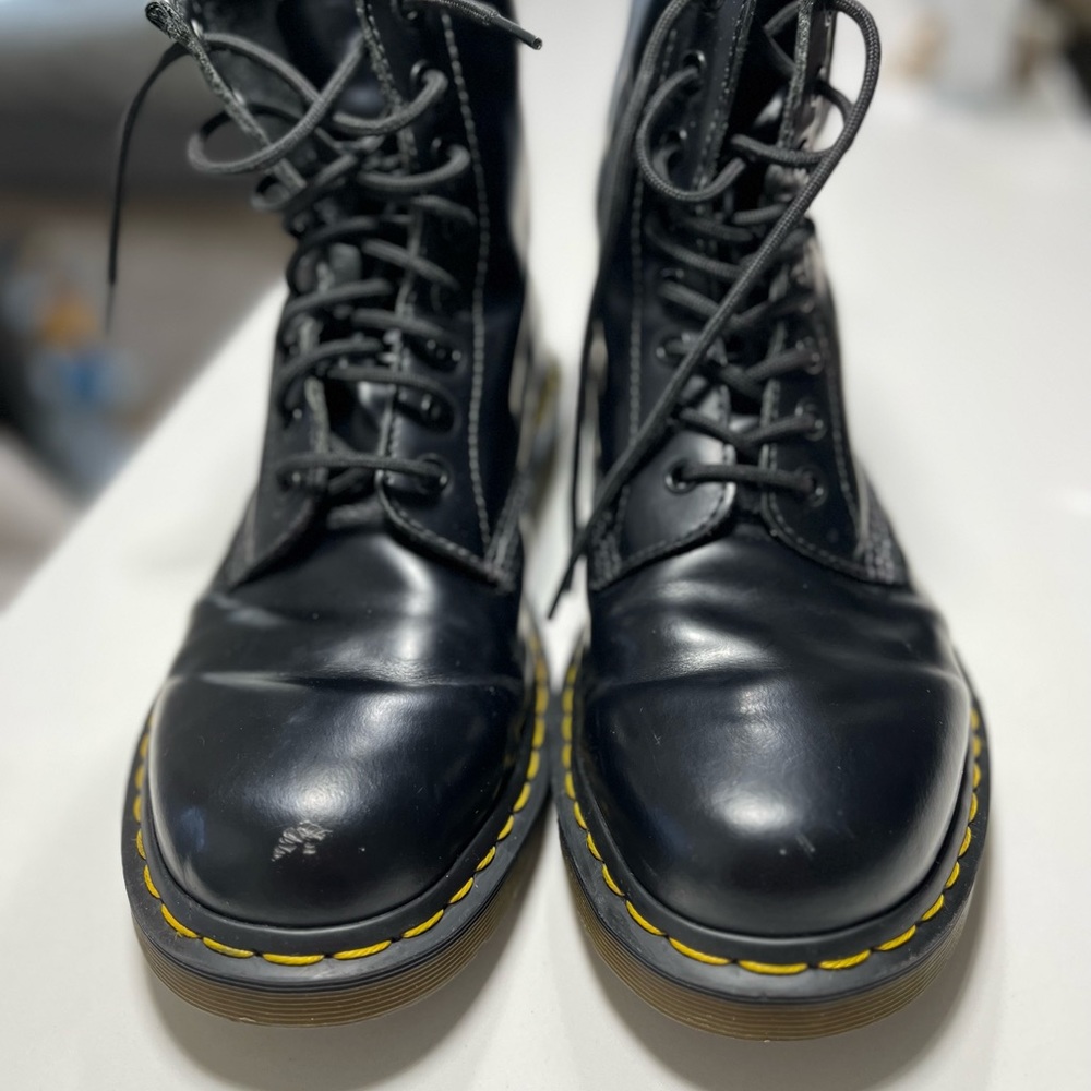 Men's 8UK/ 9US Dr. Martens 1460 Smooth Leather Lace Up Boots